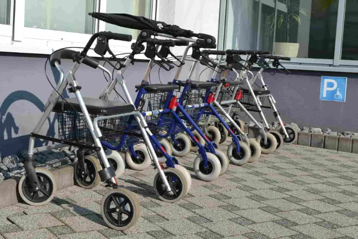 Comment Choisir Le Parfait Déambulateur 4 Roues Pharmacie ? 37 déambulateur 4 roues pharmacie